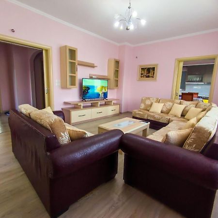 Cheerful 2 Bedroom Villa With Free Parking. Gjirokastër Eksteriør billede