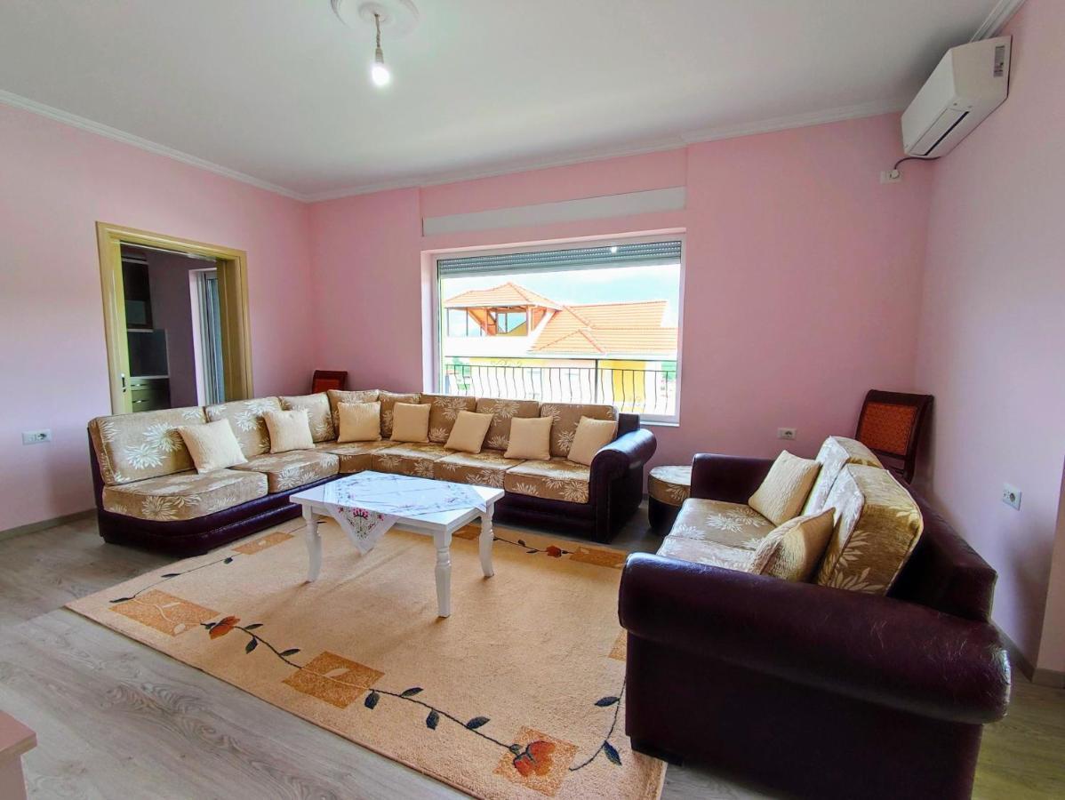 Cheerful 2 Bedroom Villa With Free Parking. Gjirokastër Eksteriør billede