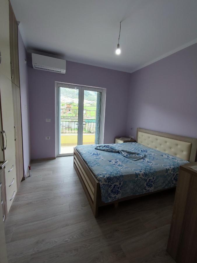Cheerful 2 Bedroom Villa With Free Parking. Gjirokastër Eksteriør billede
