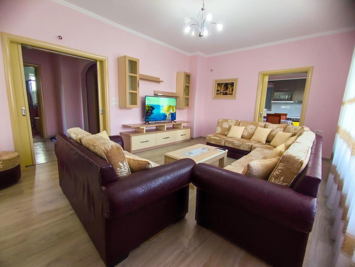 Cheerful 2 Bedroom Villa With Free Parking. Gjirokastër Eksteriør billede
